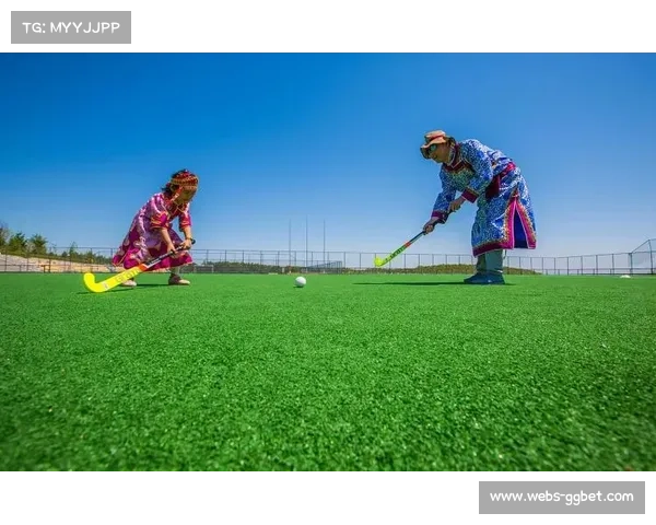 莫旗非遗传承人教授传统曲棍球器材制作，年轻学员展现浓厚兴趣